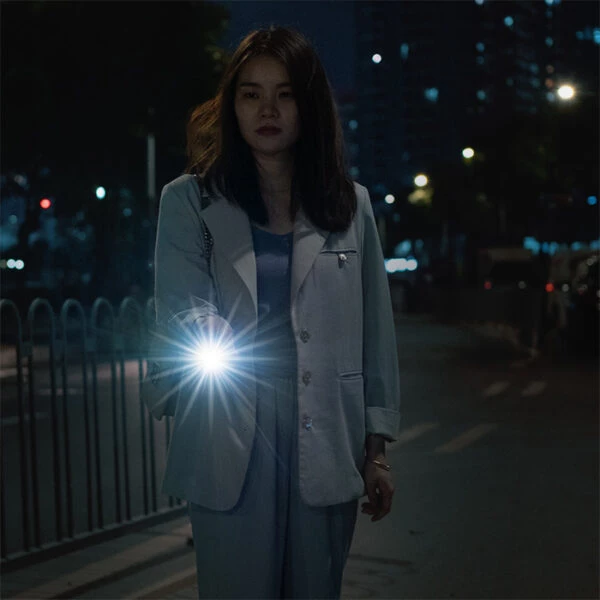 Boating Flashlights Fenix E09R EDC Rechargeable Flashlight | 600 Lumens | Fenix Distributor 4 Boating Flashlights Fenix E09R EDC Rechargeable Flashlight | 600 Lumens | Fenix Distributor - Image 2