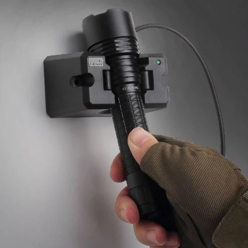 Bright Flashlights Fenix RC20 Rechargeable Flashlight | 1,000 Lumens 3 Bright Flashlights Fenix RC20 Rechargeable Flashlight | 1,000 Lumens - Image 2