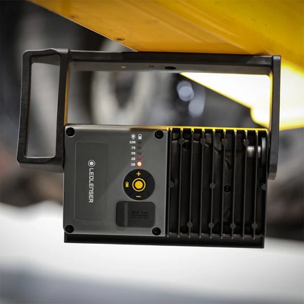 Automotive Repair Flashlights LEDLenser IF4R Rechargeable Flood Worklight | 2500 Lumens 8 Automotive Repair Flashlights LEDLenser IF4R Rechargeable Flood Worklight | 2500 Lumens - Image 6