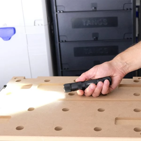 Boating Flashlights Powertac® E9R G4 Rechargeable Flashlight | 2550 Lumens 6 Boating Flashlights Powertac® E9R G4 Rechargeable Flashlight | 2550 Lumens - Image 4